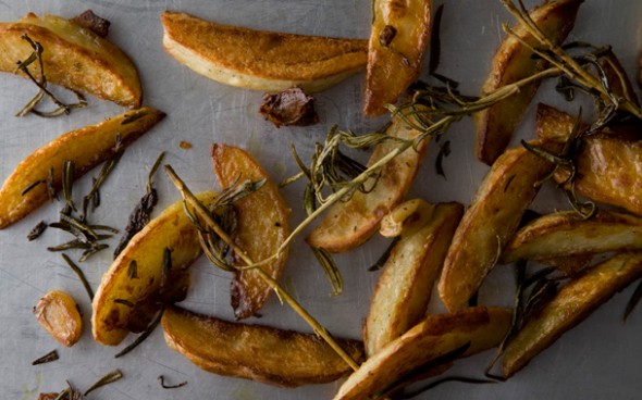 rosemary-garlic-roaspotatoes608