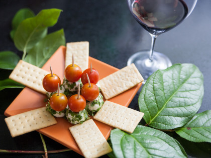 Permalink to Basil and Goat Cheese Balls with Cherry Tomatoes